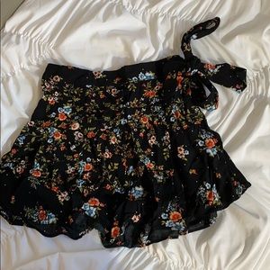 Floral skort with side tie and crossover style
